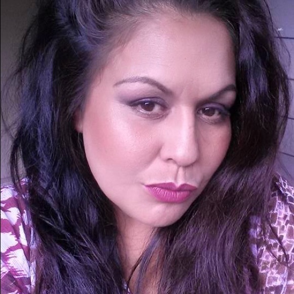 Meet your Posher, Angie - Picture 7 of 8